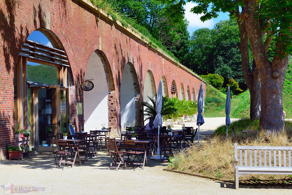 Coffee/Tea room of Jardins Suspendu in Le Havre
