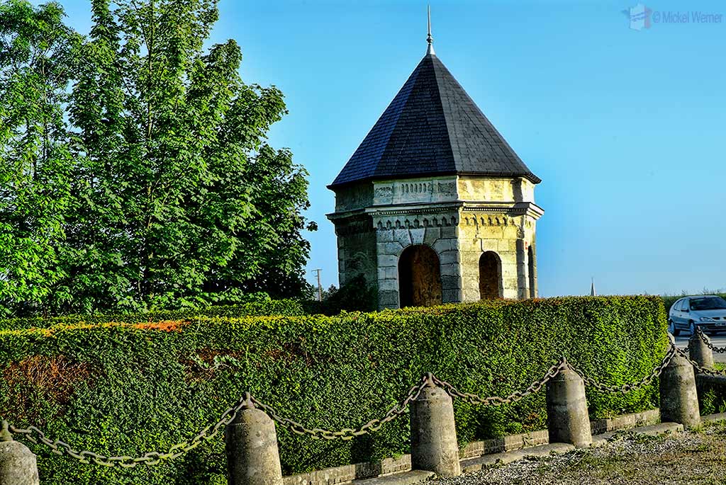 One of the gate pillars of the Chateau de Frefosse at Tilleul