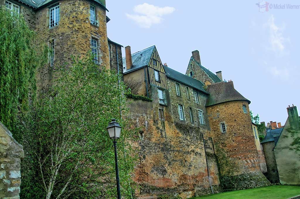 Le Mans Roman fortified walls