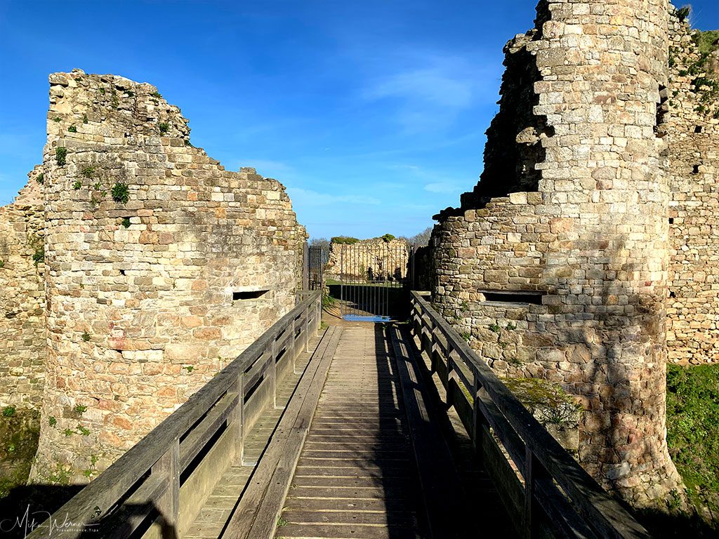 Drawbridge of the Guildo Fortress ruins in Saint-Jacut-de-la-Mer.