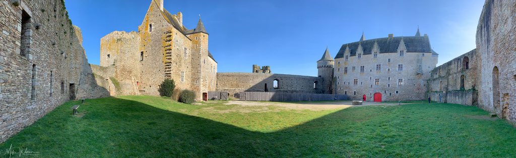 Panoramic photo of the courtyard of the Chateau/Fortress Suscinio in Brittany