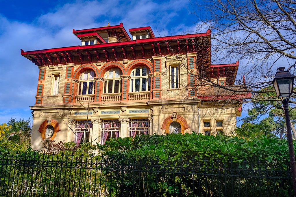 Enormous palaces in the Winter City of Arcachon