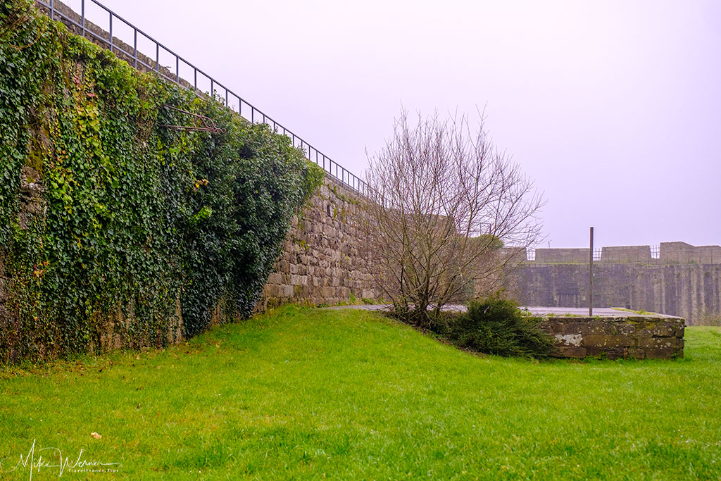 Walls in the walled city of Concarneau