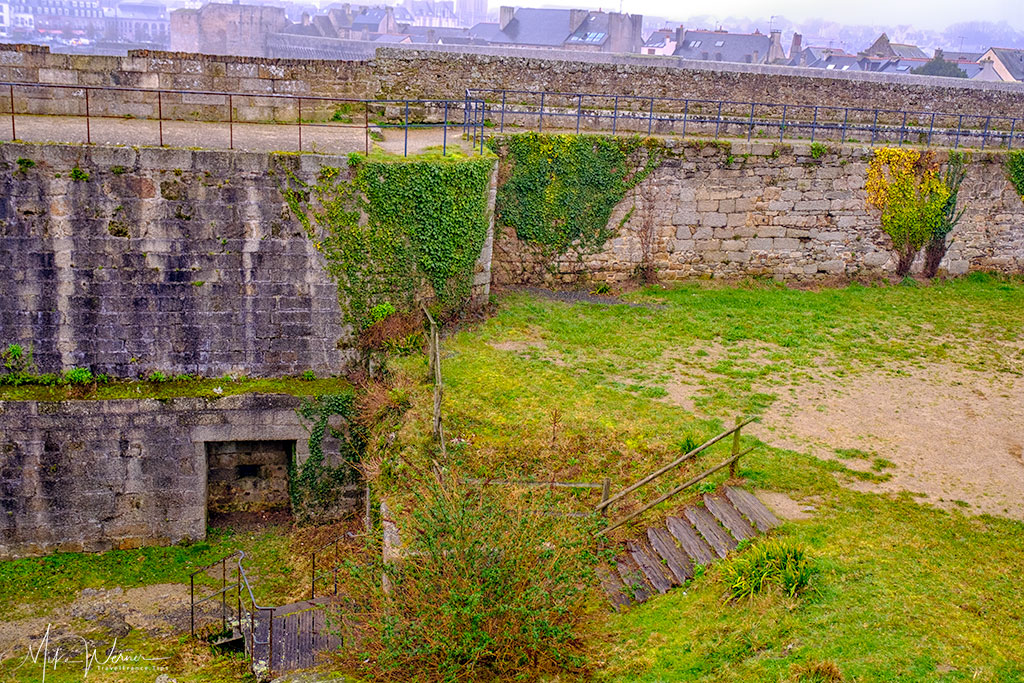 Walls in the walled city of Concarneau