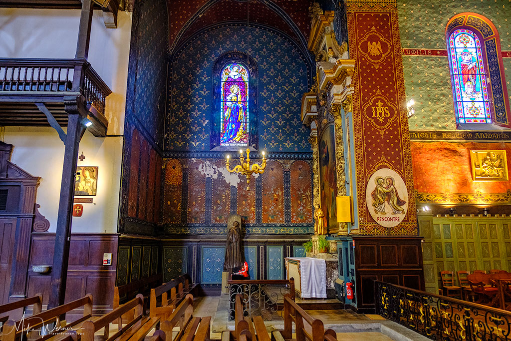 Tapestry and decorations in the Saint-Jean-Baptiste church in Saint-Jean-de-Luz