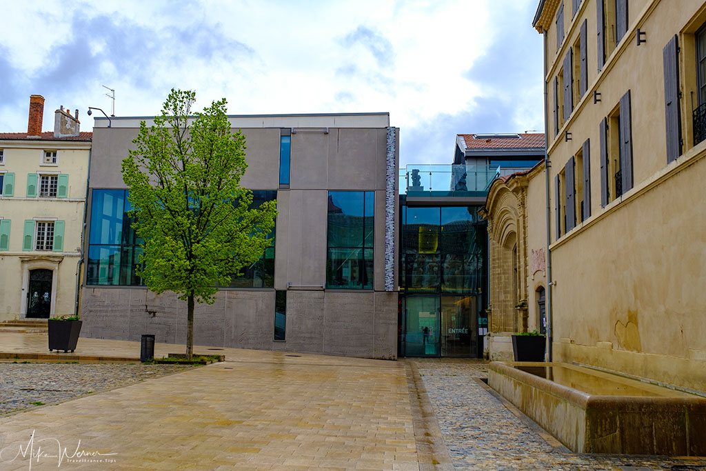 The Valence museum of archaeology and art building'