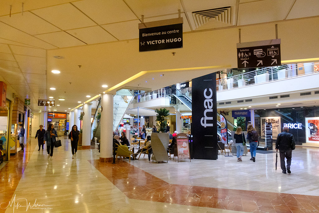 Inside a shopping mall in Valence'