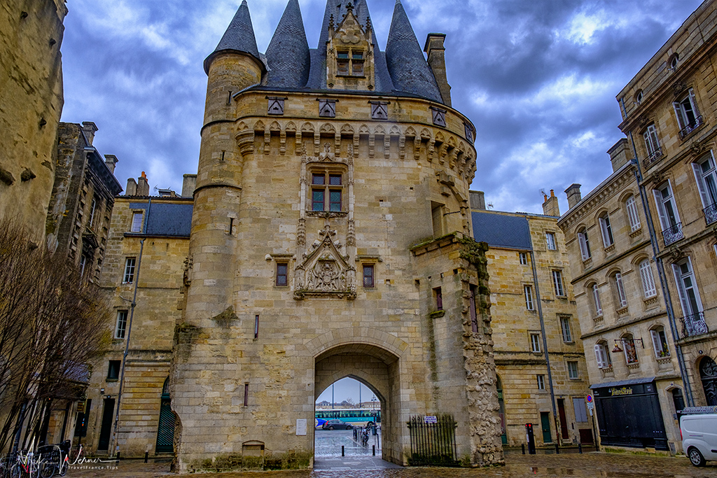 City part of the Gate (Porte) Cailhau in Bordeaux