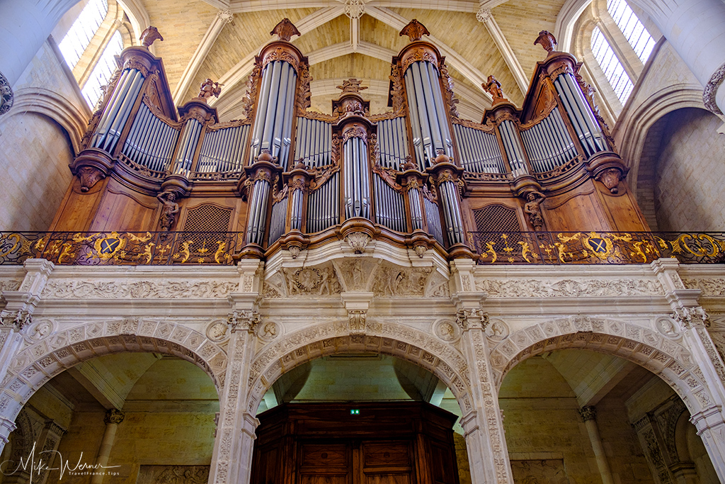 Closeup of the Bordeaux Cathedral organ