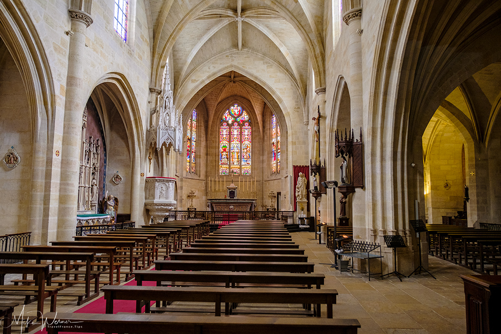 Inside the Saint Eloy (Eloi) church in Bordeaux