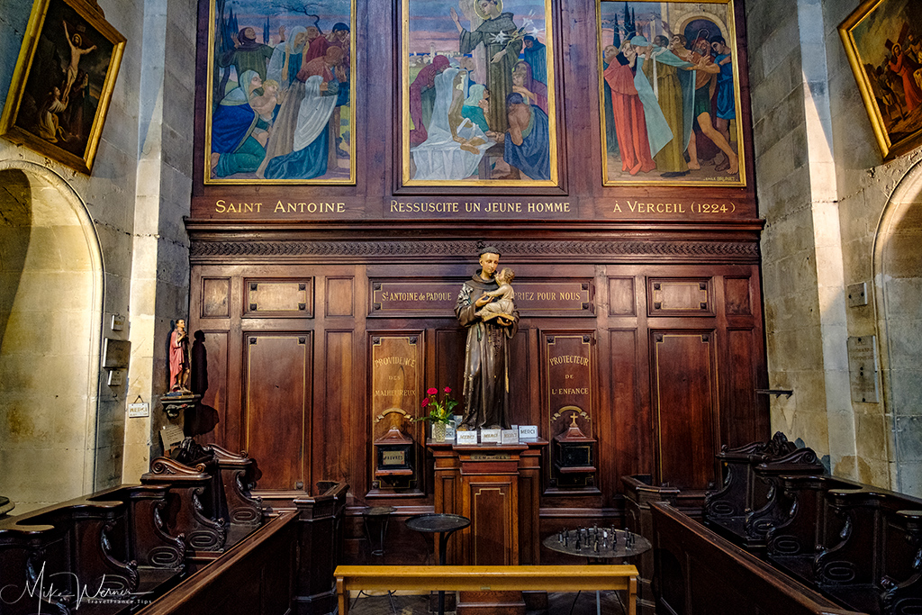 Small chapel inside the Saint-Paul-Saint-François-Xavier church in Bordeau