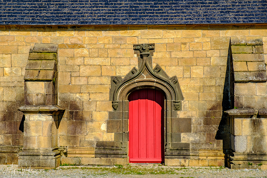 Side entrance of the Notre-Dame-de-Rocamadour Chapel at Camaret-sur-Mer