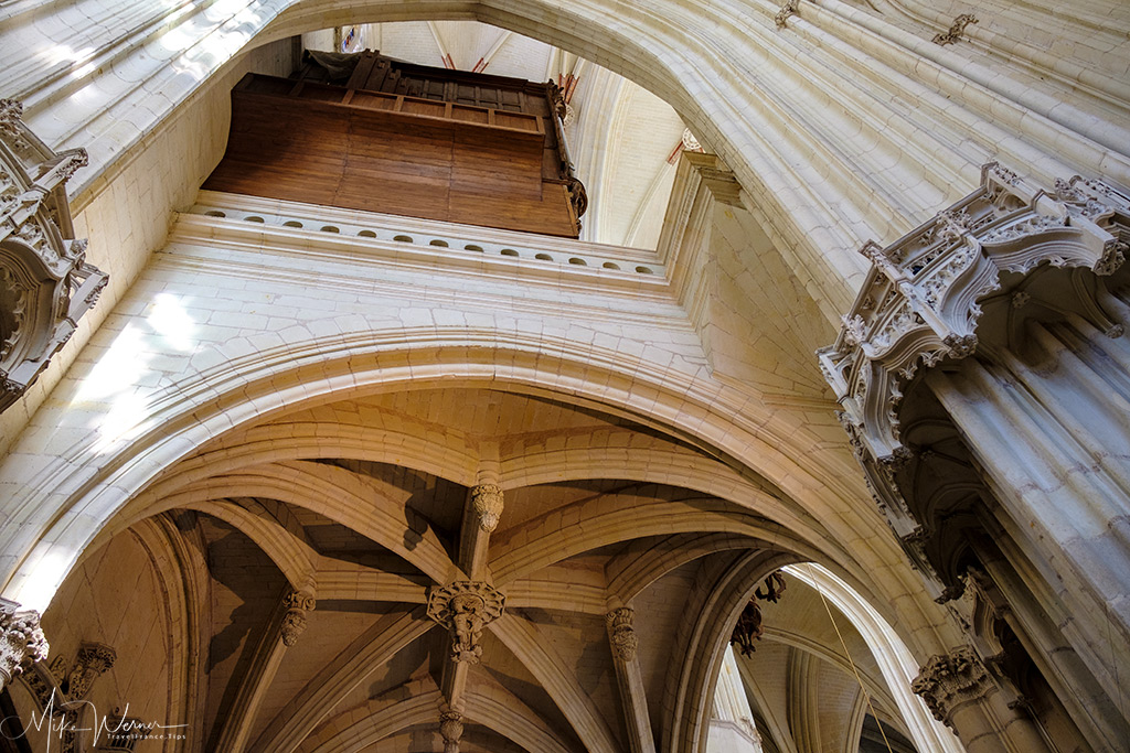 High and elaborate ceilings at the Nantes cathedral