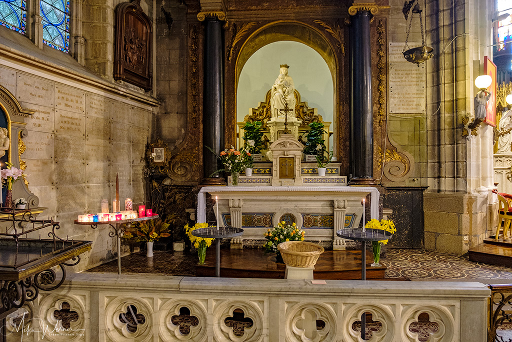 Side chapel of the Sainte-Croix church in Nantes