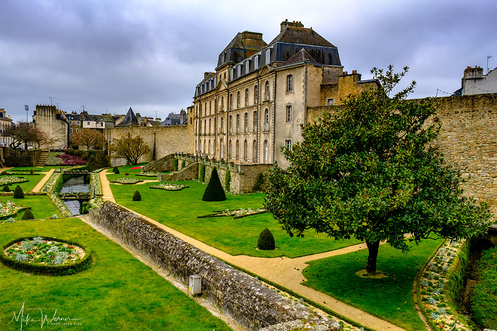 Chateau de l'Hermine alongside the fortified walls of Vannes, Brittany