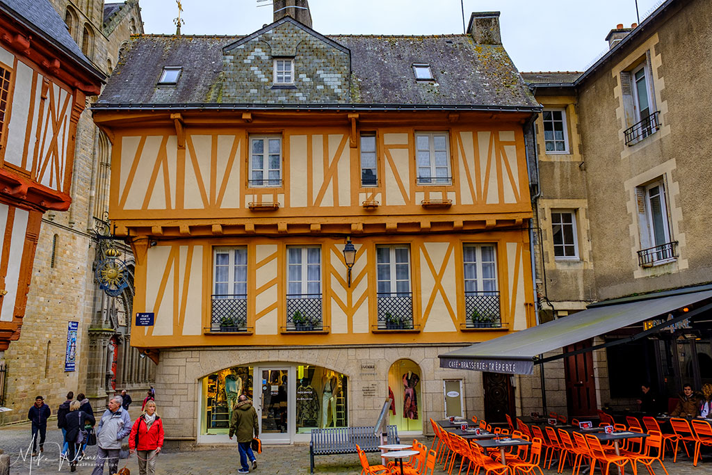 Cafe/Crepes and clothing shop in Vannes, Brittany