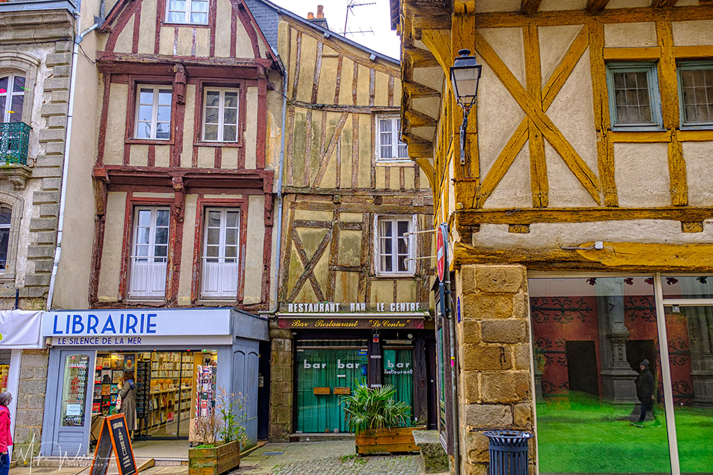 Bookshop and restaurant in Vannes, Brittany