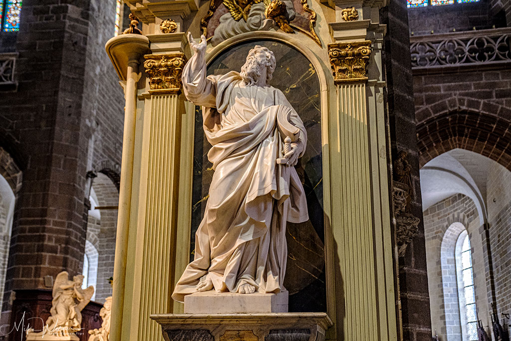 Saint-Paul statue in the Saint-Pierre Cathedral in Vannes, Brittany