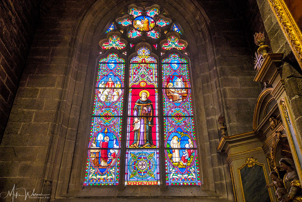 Stained glass window in the Saint-Pierre cathedral of Vannes