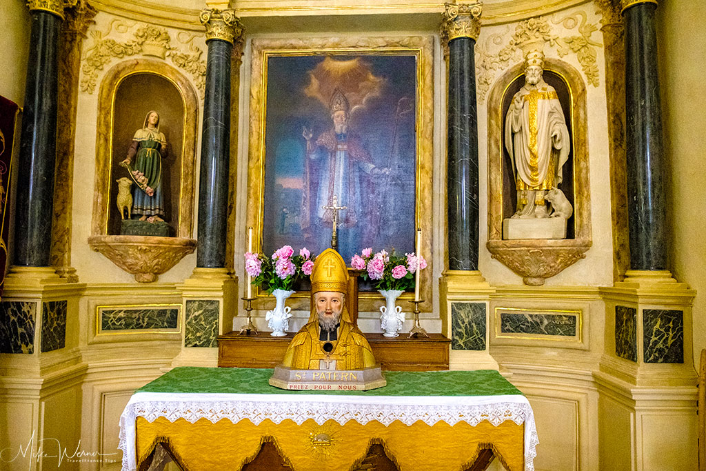 Bust in one of the chapels inside the Saint-Patern church in Vannes, Brittany