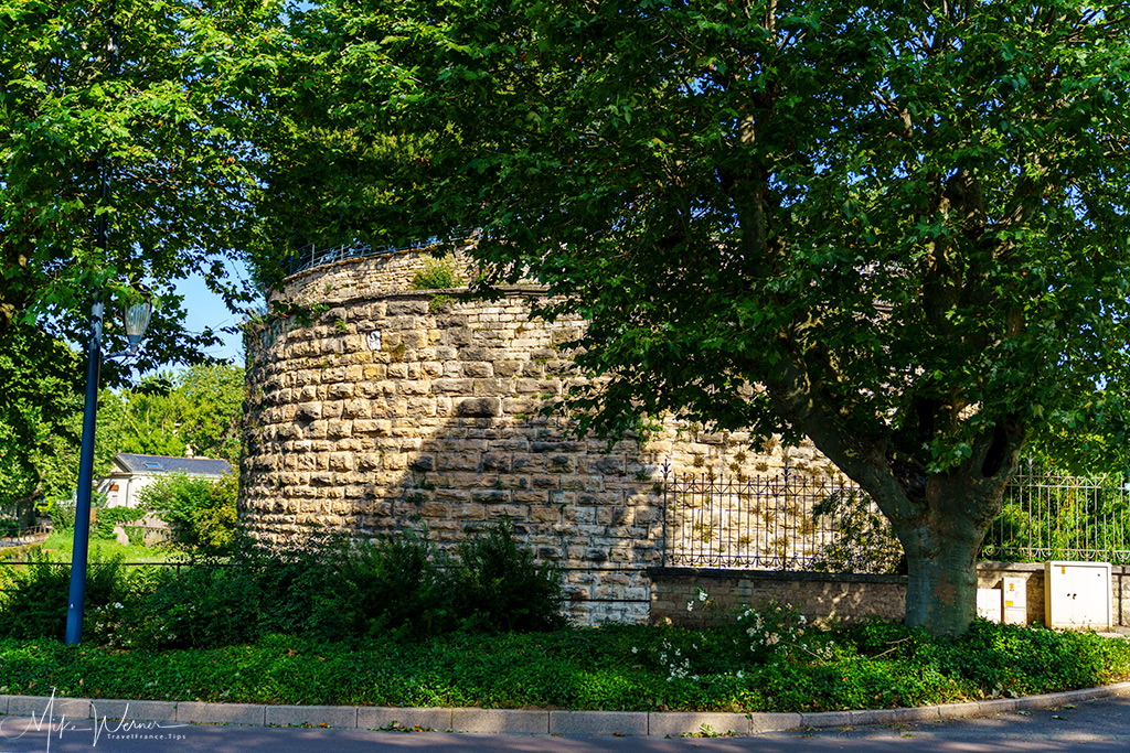 Another corner unit of the city fortified walls