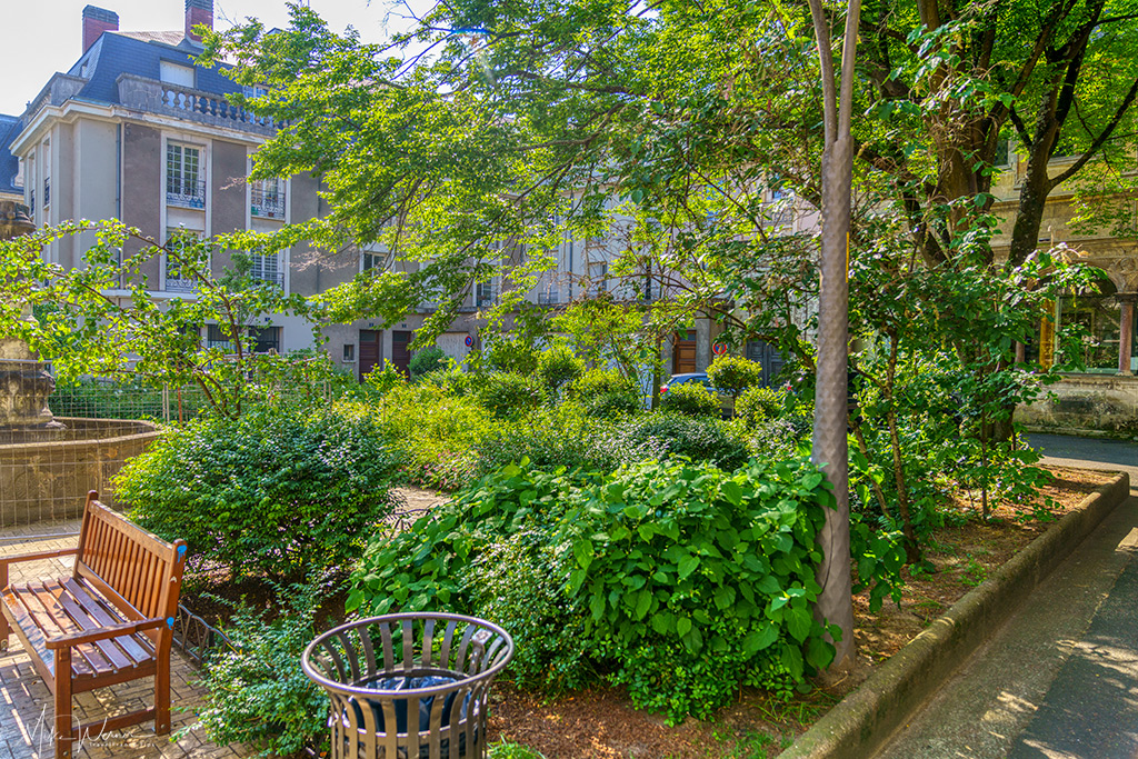 Beaune-Semblançay Garden