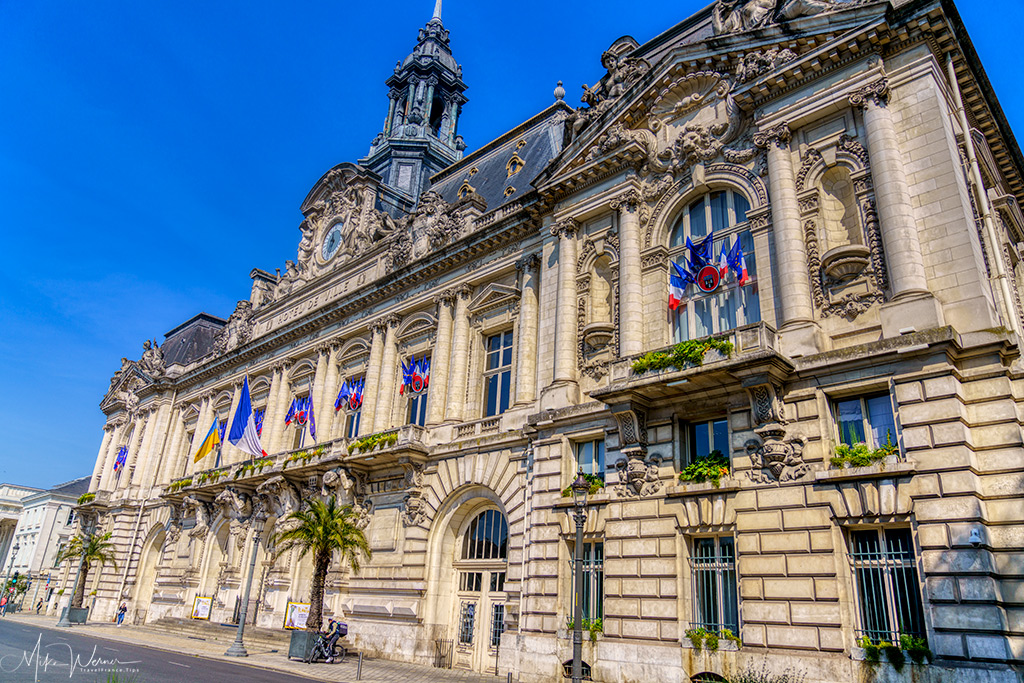 Side view of the Hotel de Ville