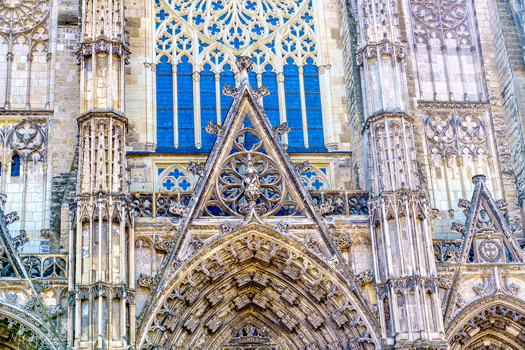 Saint-Gatien Cathedral