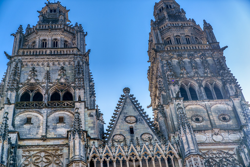 Saint-Gatien Cathedral