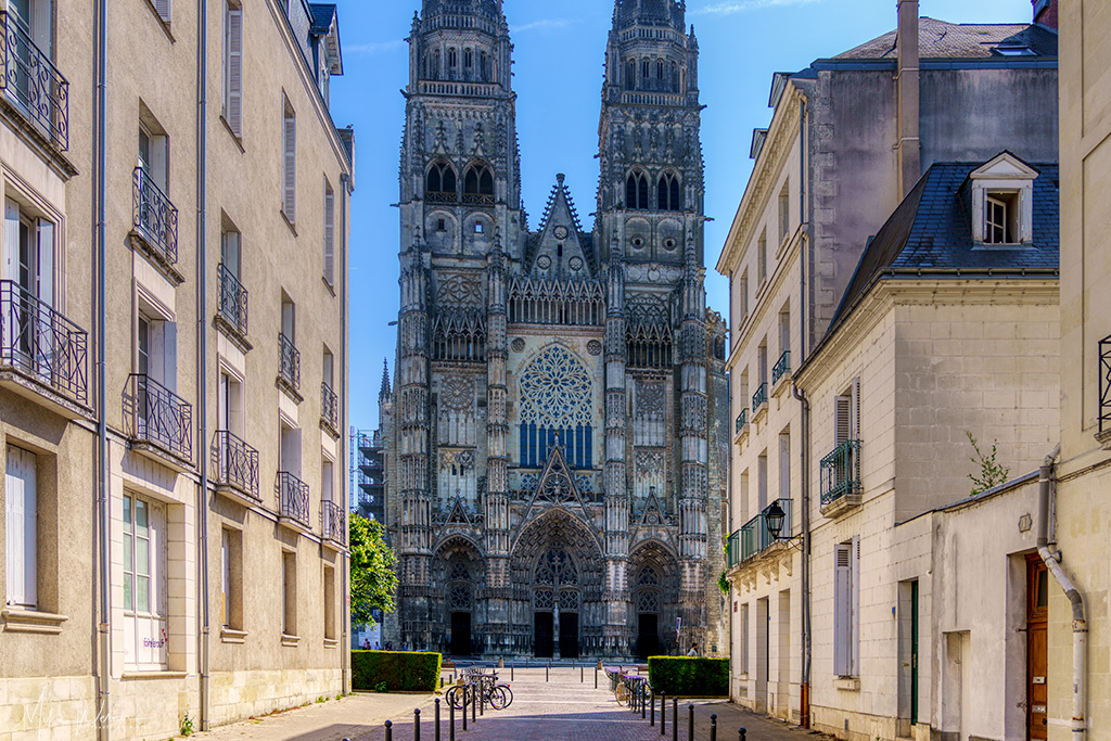 Saint-Gatien Cathedral