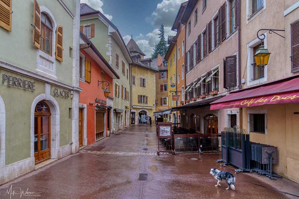 Well paved streets in old Annecy