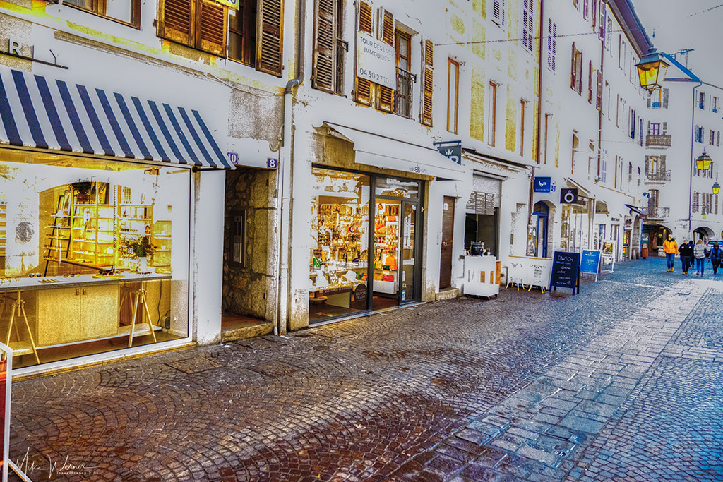 Pedestrian shopping street in old Annecy