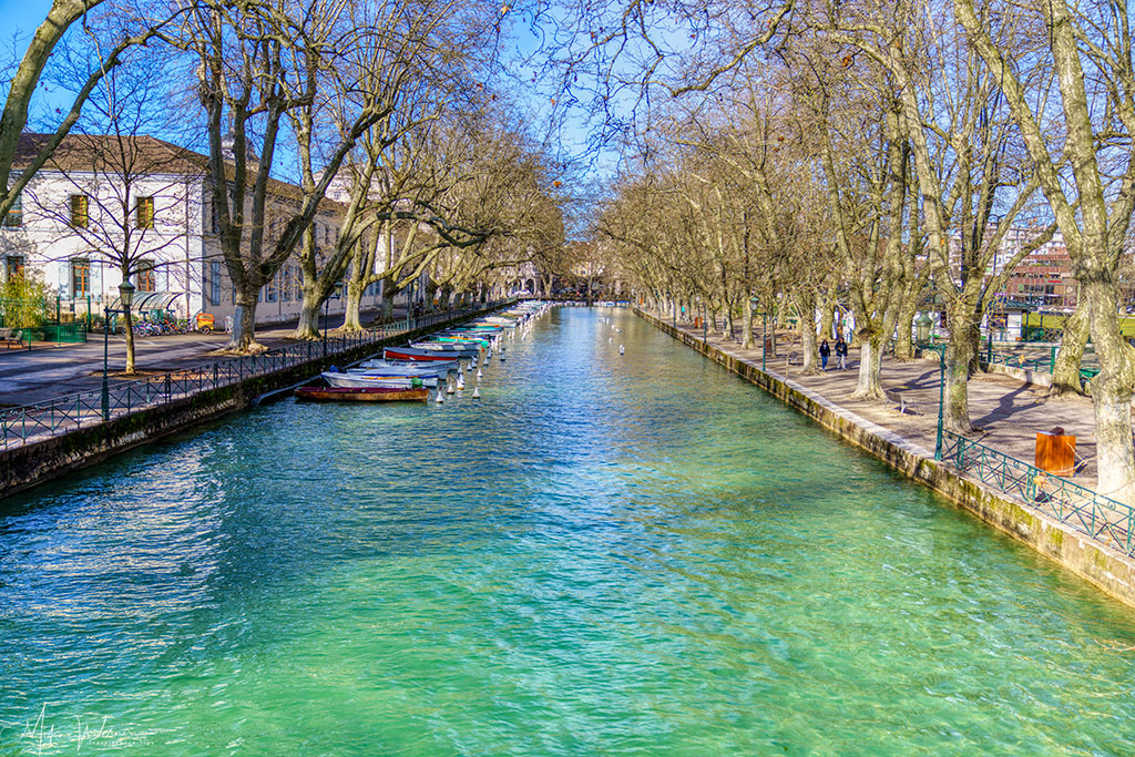 The Lovers Bridge in Annecy, view of the other side