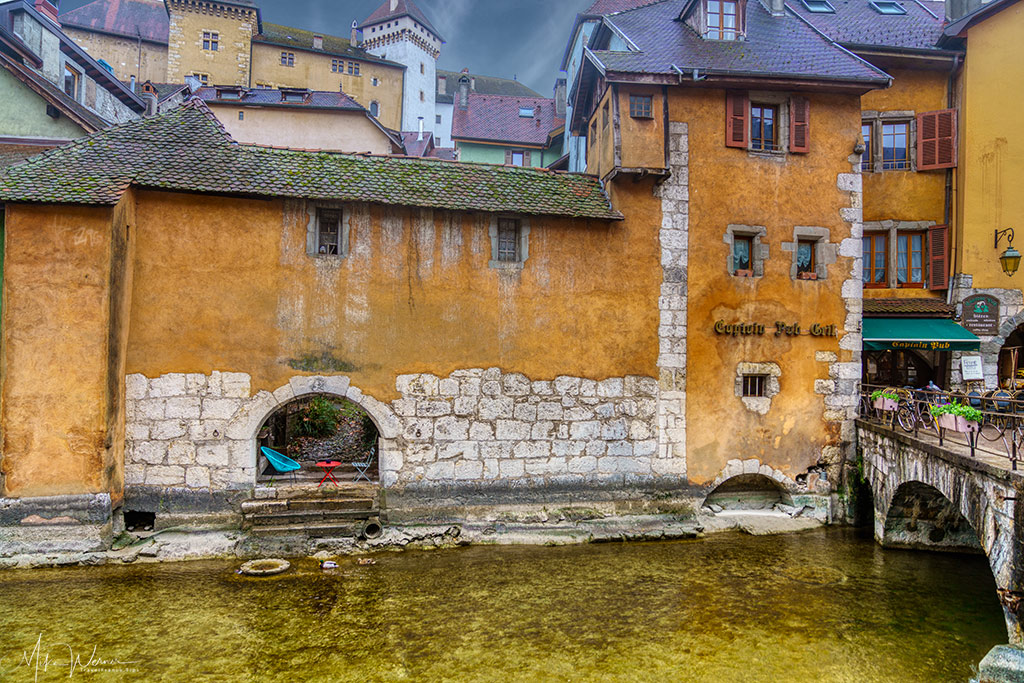 Building next to old bridge